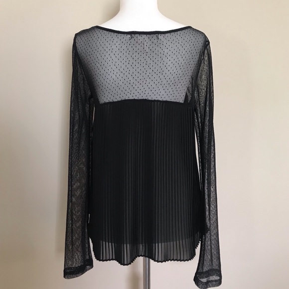 BCBGeneration semi sheer long sleeve. - Picture 5 of 7